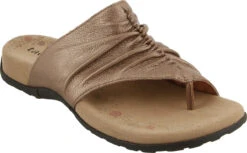 Taos Gift 2 -Englin's Fine Footwear taos womens gift 2 cocoa metallic gt2 12045 comt 69350.1593189301