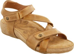 Taos Universe -Englin's Fine Footwear taos womens universe camel unv 1340 cml 43993.1682088080